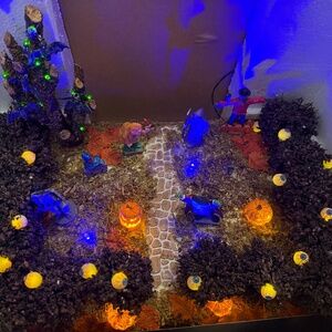 Lemax Spookytown “Ghouls Night Out”